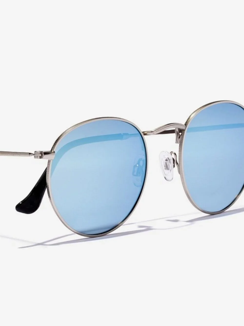 Hawkers featuring rounded